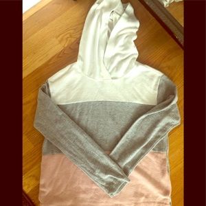 Socialite hoodie with pockets